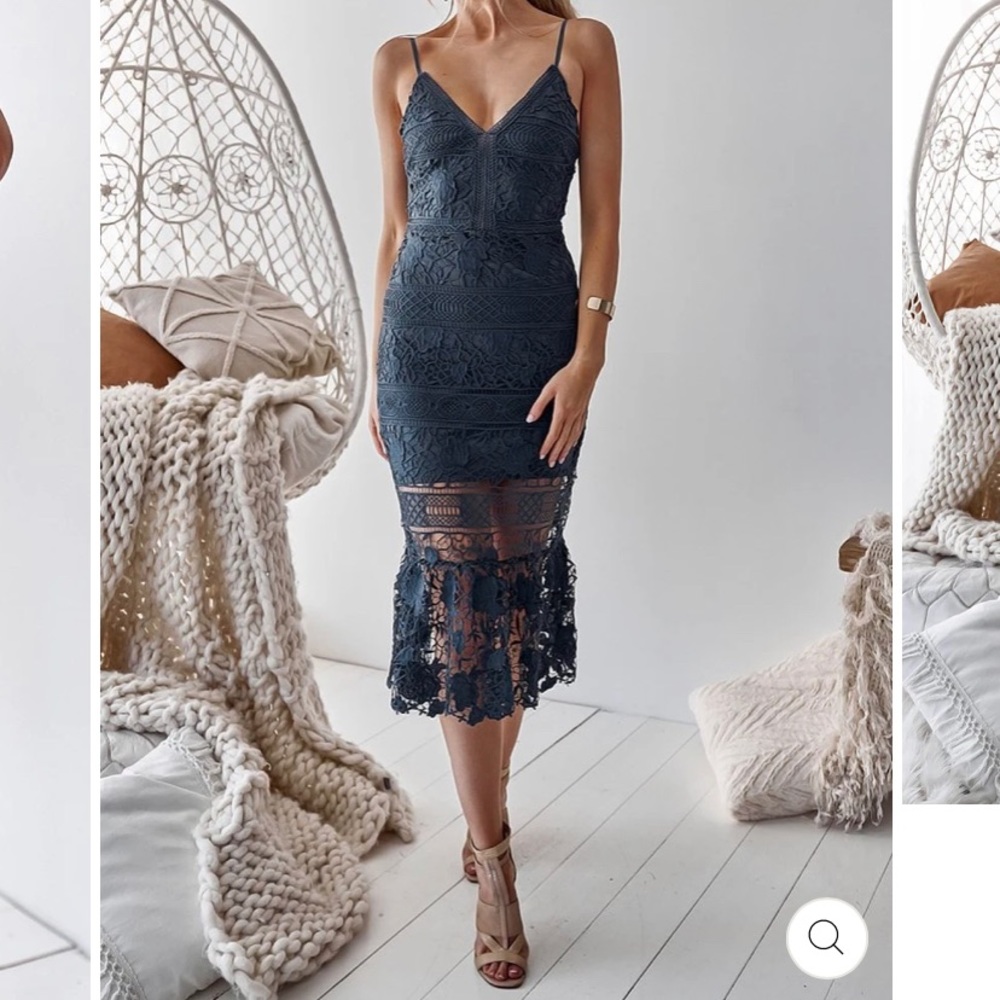 Two sisters the label ESTELLE dress.